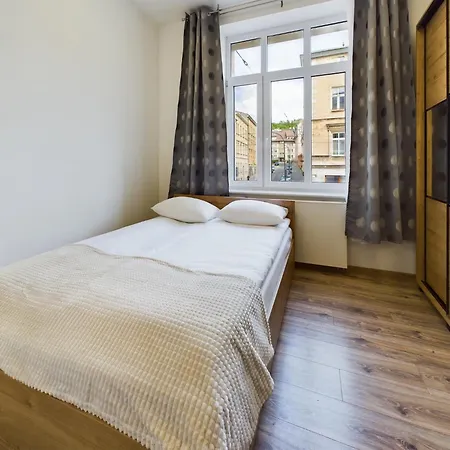 Apartamento Stylish And Wooden 1st Floor In Cracow By Renters